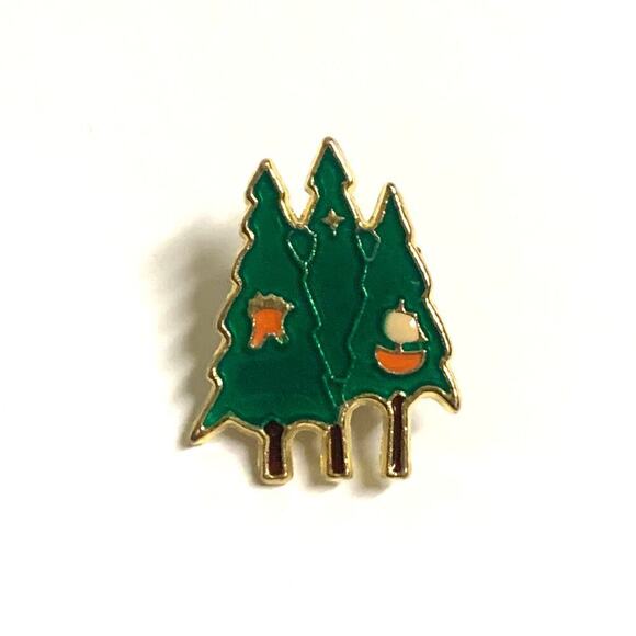 Lot of 4 Vintage Christmas Themed Kitschy Lapel Brooch Pins Retro Nostalgia Fun! - Picture 7 of 10